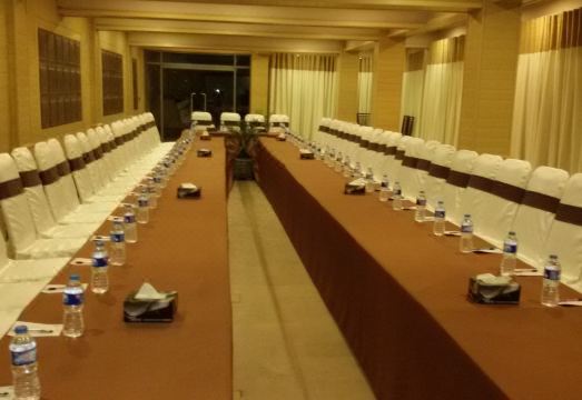 Chinar Family Resort Hotel Overview