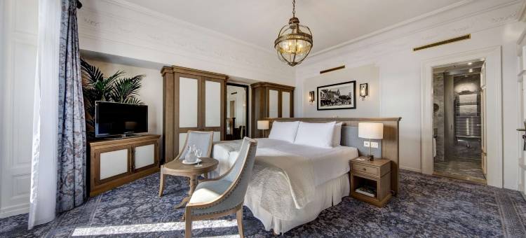 费尔蒙特莱蒙特勒宫酒店(Fairmont Le Montreux Palace)图片