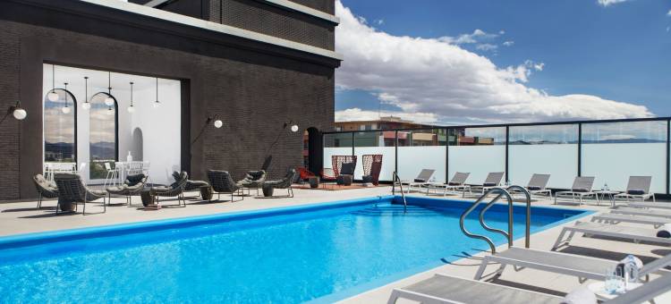 里诺市中心万丽水疗酒店(Renaissance Reno Downtown Hotel & Spa)图片