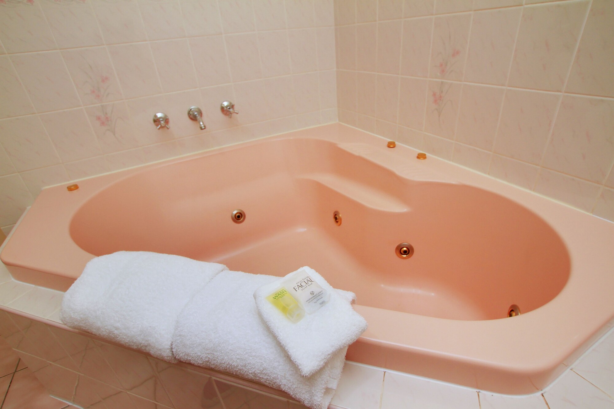 Twofold Bay Motor Inn Over view