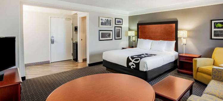 休斯顿贝敦东拉昆塔温德姆套房酒店(La Quinta Inn & Suites by Wyndham Houston Baytown East)图片