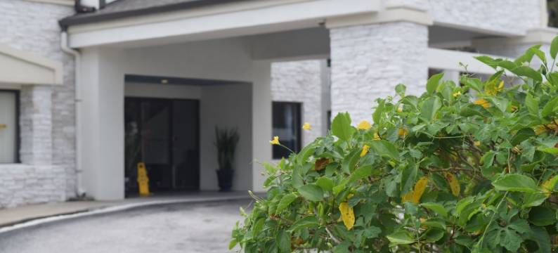 麦格特韦斯特德斯蒂尼棕榈酒店(Destiny Palms Hotel Maingate West)图片