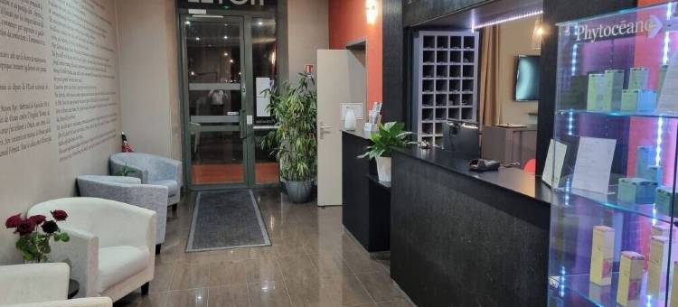 迪南科内塔布尔英式酒店(Brit Hotel Spa le Connetable)图片