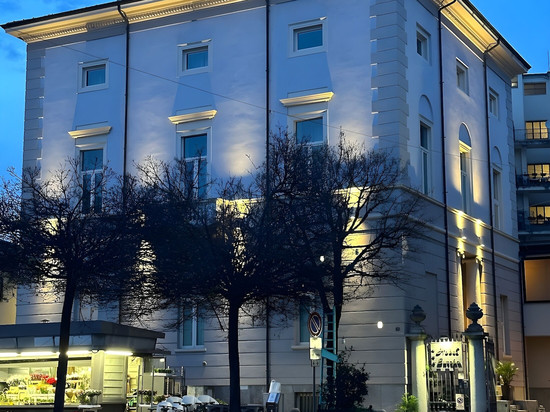 瓦雷泽欧罗巴酒店