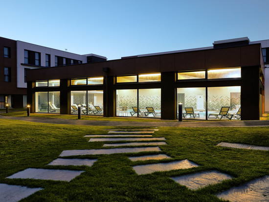 瓦讷阿德吉奥水疗公寓酒店