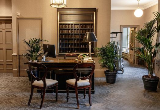 Pembroke Townhouse Hotel Overview