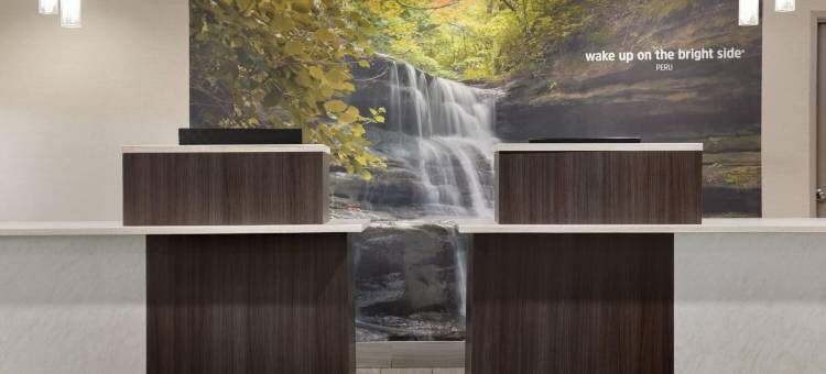 拉昆塔温德姆酒店套房佩鲁饥饿岩石州立公园(La Quinta Inn & Suites by Wyndham Peru Starved Rock St Park)图片