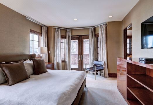 Gorgeous 5 Bedroom Private Chalet in Vail Village by RedAwning Hotel Overview