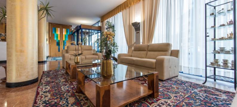 克里斯塔尔酒店(Hotel Krystal)图片