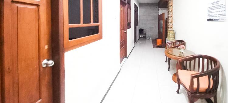 OYO Life 92785 特鲁布斯伊斯兰旅馆(Wisma Trubus Syariah RedPartner Near Rsud Koesma Tuban)图片