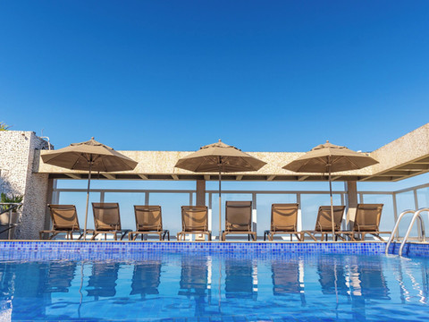 卡斯特罗伊泰帕瓦桑托斯温泉公园酒店