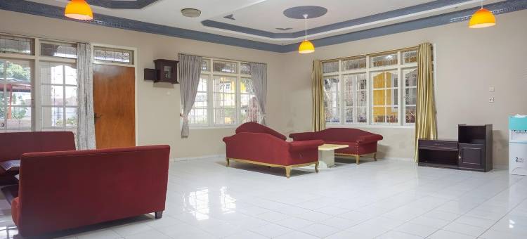 红多兹公寓-近塔曼野生动物园(Residences by RedDoorz Near Taman Safari)图片