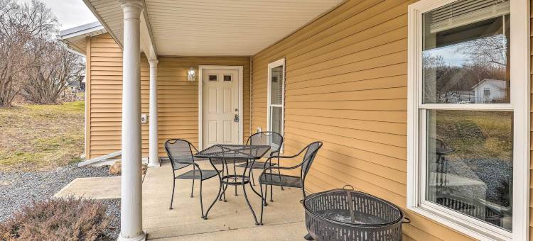 可爱的手指湖度假屋，靠近塞内卡湖(Lovely Finger Lakes Vacation Home Near Seneca Lake)图片