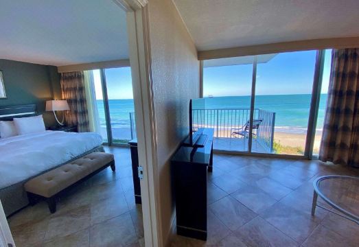 Radisson Suite Hotel OceanfrontHotel Overview