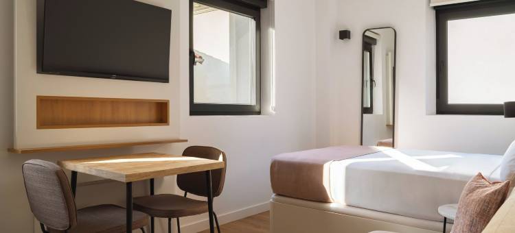 Limehome潘普洛纳希拉里翁·埃斯拉瓦(limehome Pamplona Hilarión Eslava)图片