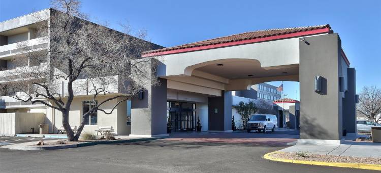 阿尔伯克基市中心温德姆华美达酒店(Ramada Plaza by Wyndham Albuquerque Midtown)图片
