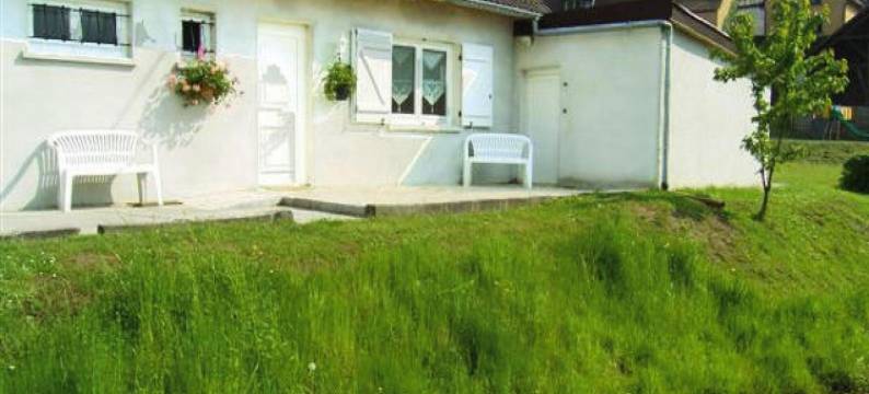 House in Vosges near Lichtenberg Castle图片