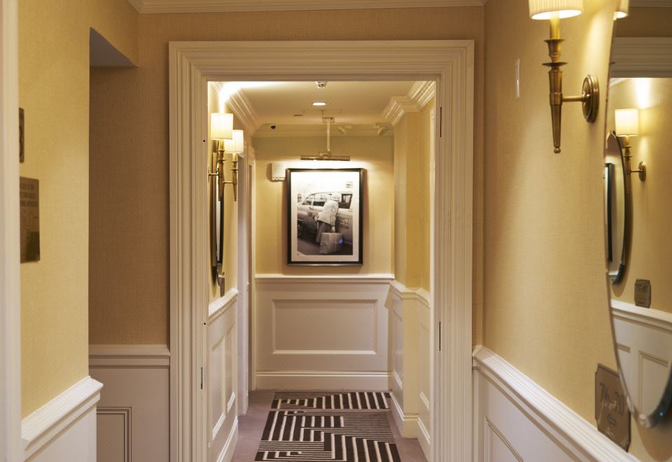 Iroquois New York Times Square Hotel Overview