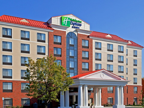 奥尔巴尼机场莱瑟姆区域智选假日套房酒店