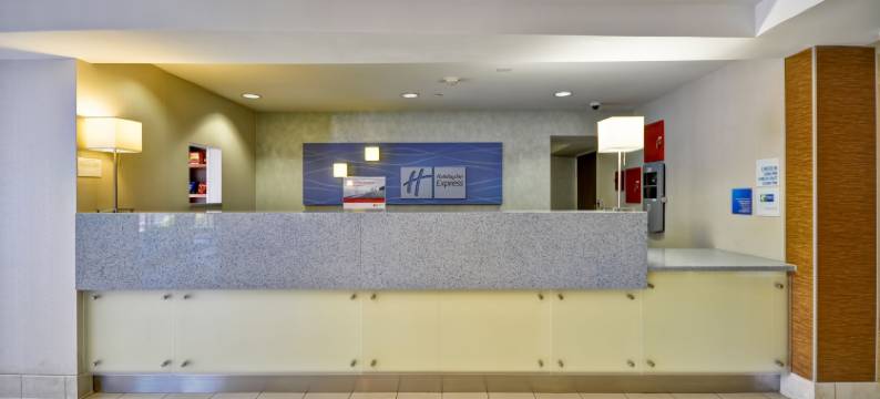 Holiday Inn Express 罗穆勒斯/底特律机场(Holiday Inn Express ROMULUS / DETROIT AIRPORT by IHG)图片