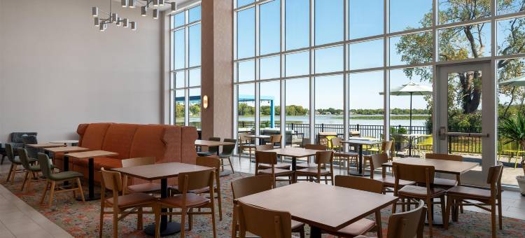 希尔顿欢朋酒店及套房克林顿港 卡塔巴岛(Hampton Inn and Suites by Hilton Port Clinton Catawba Island)图片