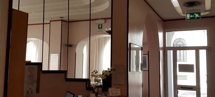 赛卡里尼 9 号酒店(Ceccarini 9 Home Suite Home)图片