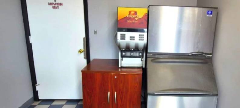 Capital O 斯旺旅馆康斯托克公园(Capital O Swan Inn Comstock Park)图片