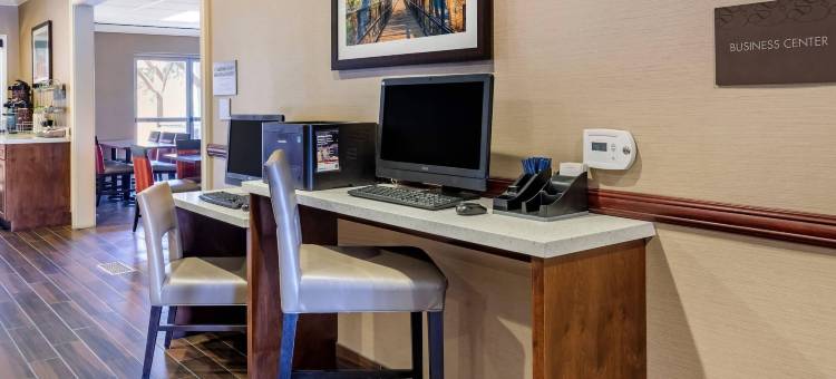 史蒂文生牧场舒舒适套房酒店(Comfort Suites Near Six Flags Magic Mountain)图片