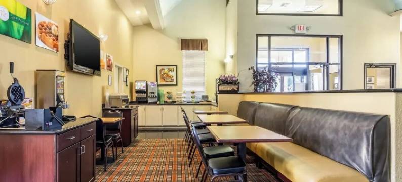CasaBlanca Inn & Suites Houston - Spring图片