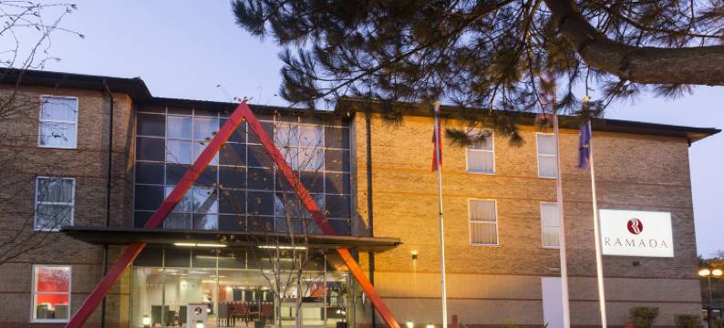 伦敦斯坦斯特德机场温德姆华美达酒店(Ramada by Wyndham London Stansted Airport)图片