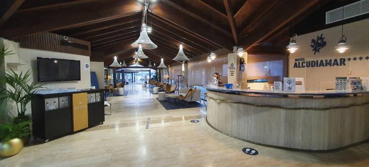 博泰阿尔库迪玛酒店(Botel Alcudiamar - Alojamiento Para Navegantes)图片