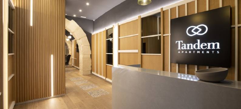 爱尔切门户的双人自行车(Tandem Portal de Elche)图片