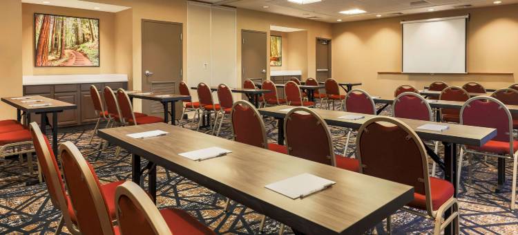 温莎索诺玛酒乡希尔顿欢朋旅馆&套房酒店(Hampton Inn & Suites Windsor - Sonoma Wine Country)图片
