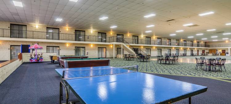 红顶会议中心酒店-威奇托机场(Red Roof Inn & Conference Center Wichita Airport)图片