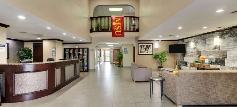 威奇托福尔斯大学贝斯特韦斯特优质套房酒店(Best Western Plus University Inn  Suites)图片