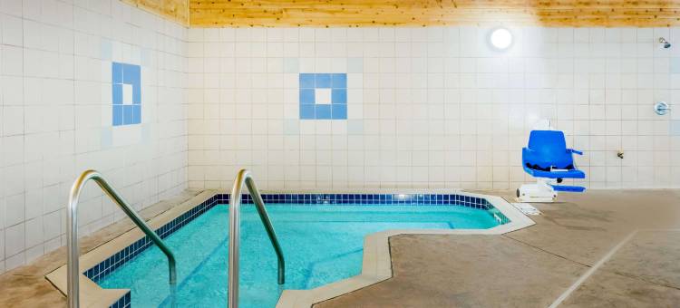 门罗温德姆速8酒店(Super 8 by Wyndham Monroe WI)图片