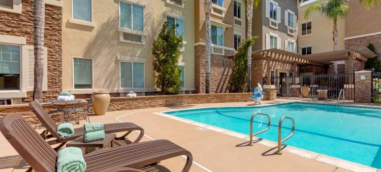 舒适套房酒店-近安大略机场(Comfort Inn & Suites Near Ontario Airport)图片