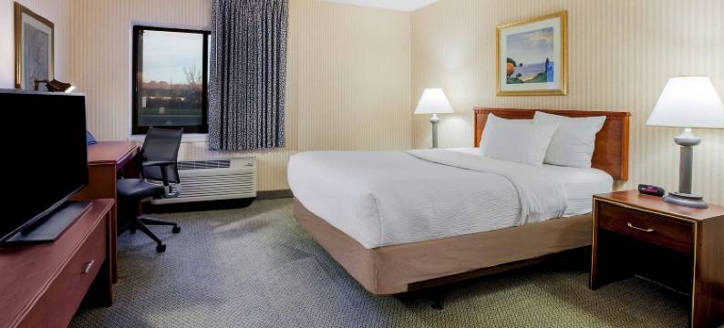 底特律绍斯盖特拉昆塔温德姆酒店(La Quinta Inn by Wyndham Detroit Southgate)图片