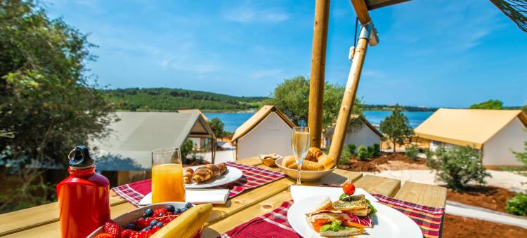 阿雷娜旺99格拉平豪华帐篷(Arena One 99 Glamping)图片