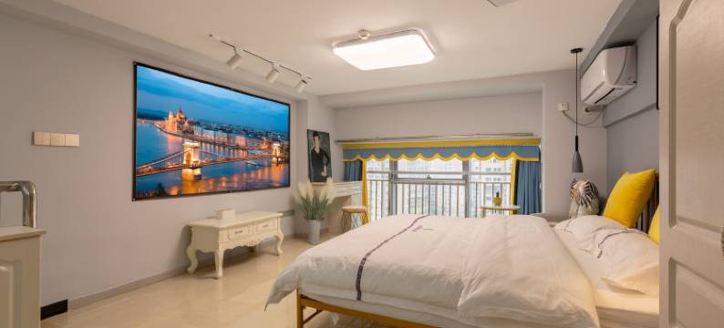 观音桥轻轨站步行街民宿(复兴路分店)图片