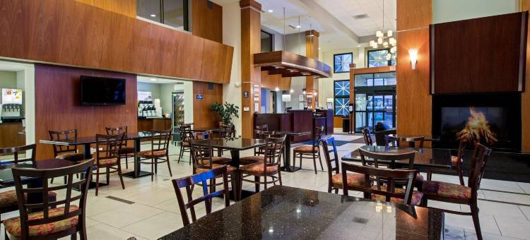 绍姆堡-罗灵梅多斯智选假日酒店(Holiday Inn Express Rolling Mdws-Schaumburg Area)图片