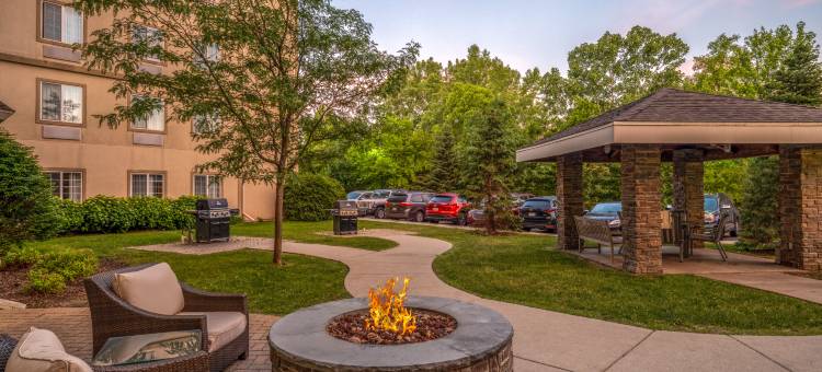 Staybridge Suites 密尔沃基机场南(Staybridge Suites MILWAUKEE AIRPORT SOUTH by IHG)图片