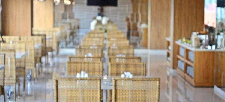 维兹普莱姆巴苏吉拉玛特玛琅酒店(Whiz Prime Hotel Basuki Rahmat Malang)图片