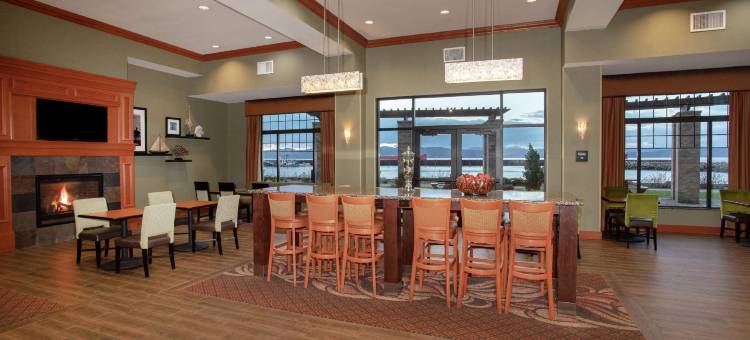 阿斯托里亚希尔顿欢朋套房酒店(Hampton Inn & Suites Astoria)图片