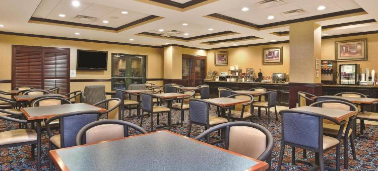 费城芒特劳雷尔拉昆塔温德姆套房酒店(La Quinta Inn & Suites by Wyndham Mt. Laurel - Philadelphia)图片