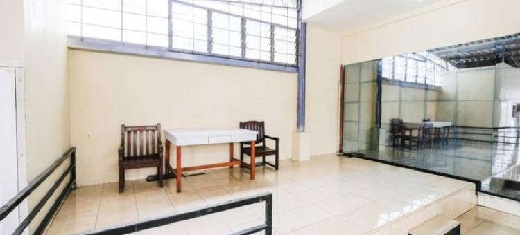 瑞德多兹酒店 @ 三宝珑塞提雅布迪路(RedDoorz Near Universitas Diponegoro Semarang)图片