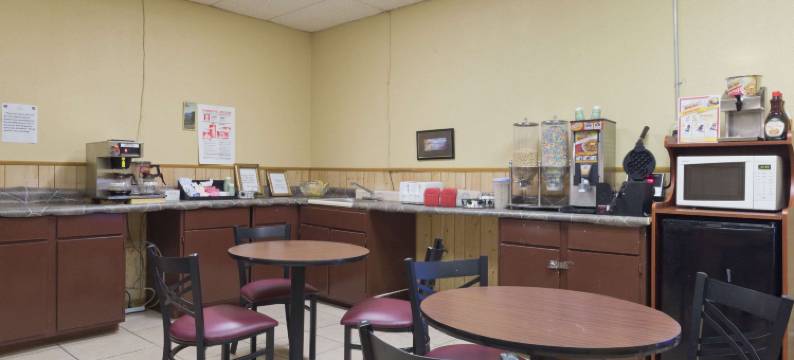 布伦纳姆骑士酒店(Knights Inn Brenham)图片