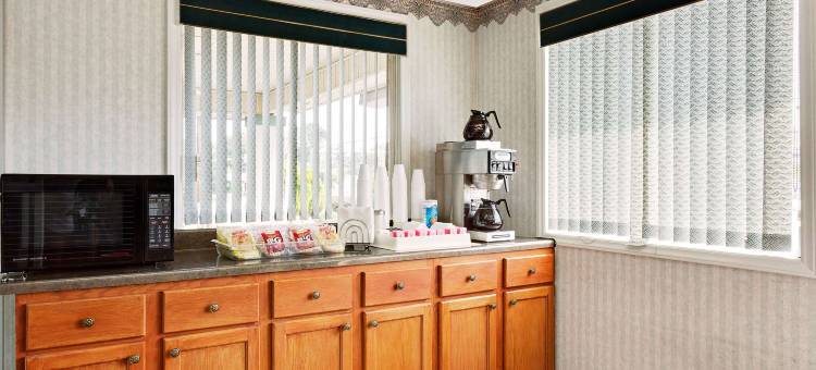 麦迪逊高地骑士酒店(Knights Inn Madison Heights)图片