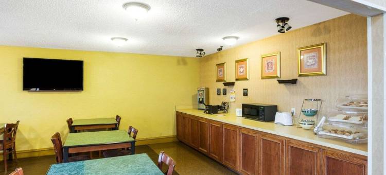 南菲耶斯塔公园罗德威套房酒店(Rodeway Inn & Suites South of Fiesta Park)图片