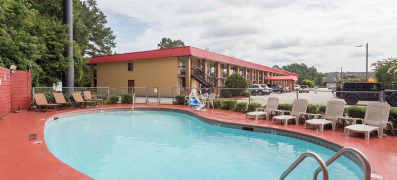 里士满山/萨凡纳地区Travelodge by Wyndham酒店(Travelodge by Wyndham Savannah Area/Richmond Hill)图片